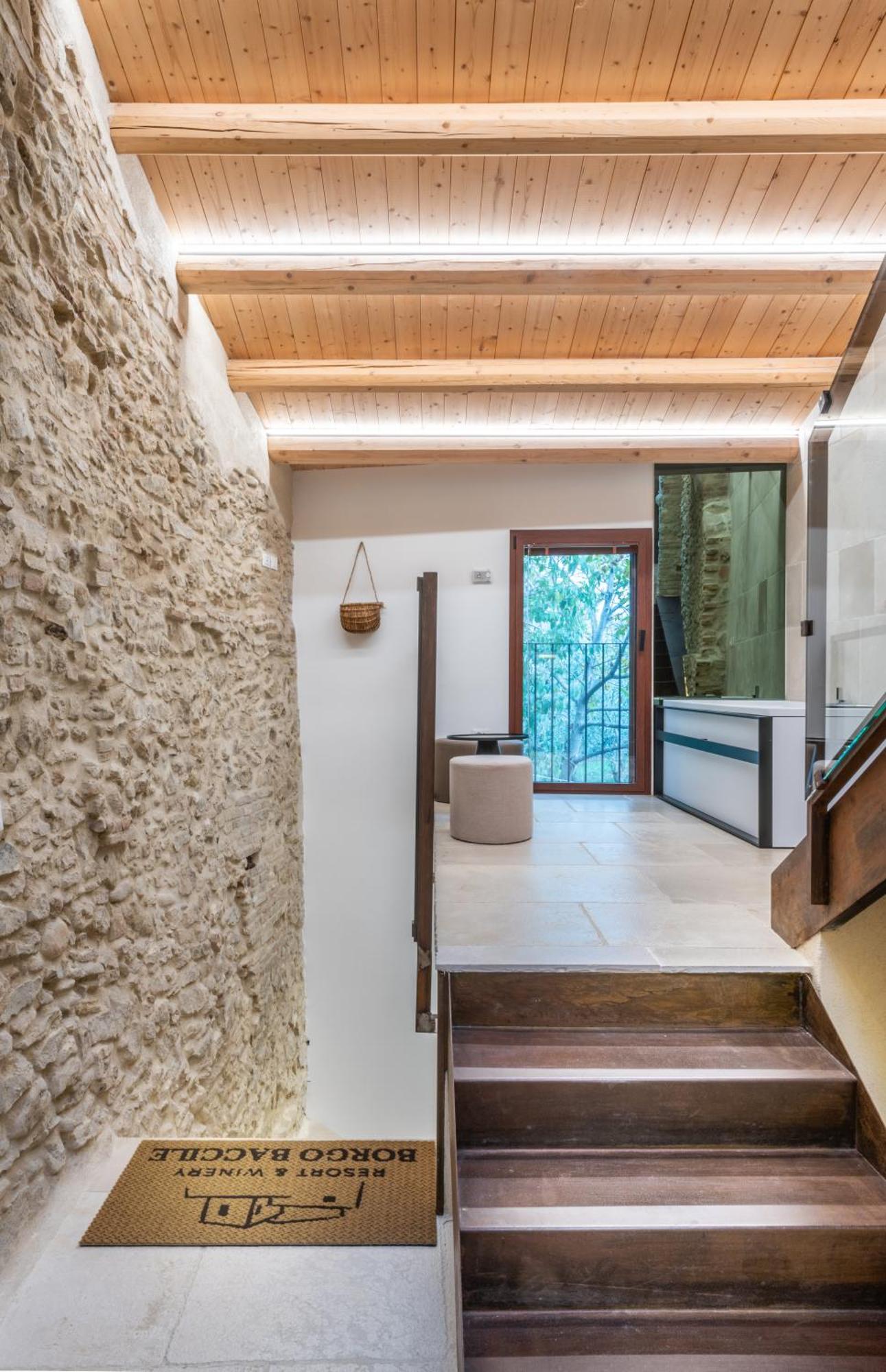 Borgo Baccile By Vini Fantini Hotel 3*
